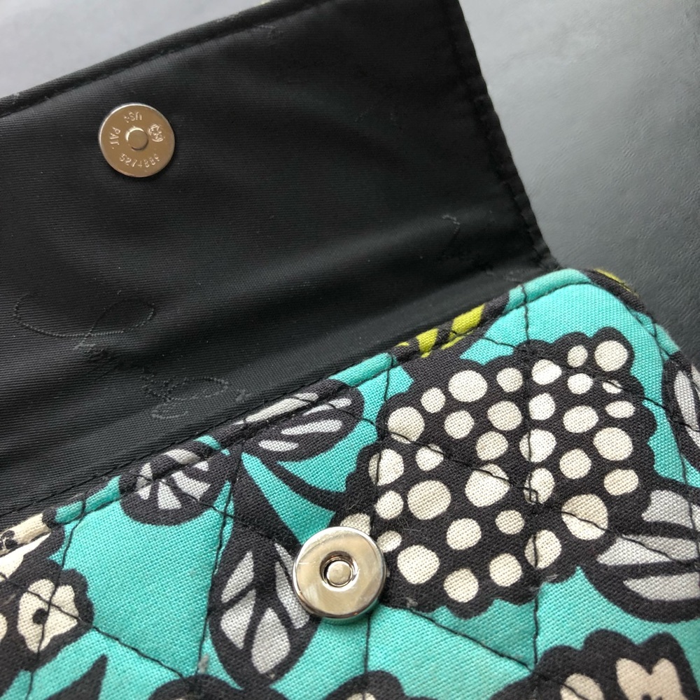 Vera Bradley Island Blooms Kisslock Wallet